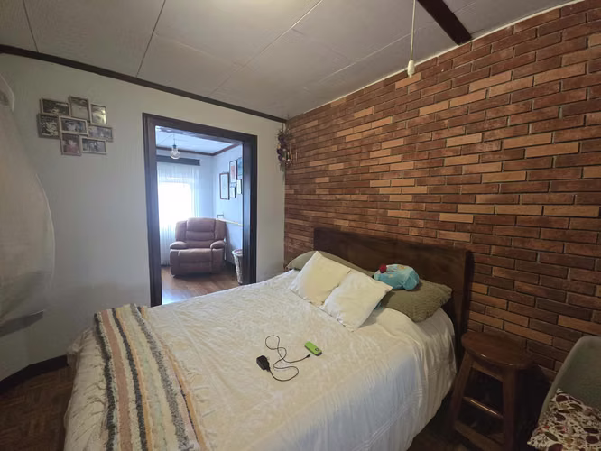 LA PROPIEDAD DE SUS SUEÑOS CON 2 CASAS Y JARDINES