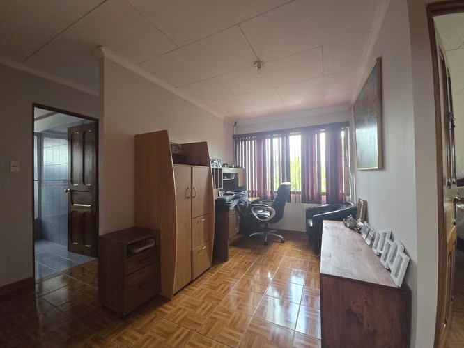 LA PROPIEDAD DE SUS SUEÑOS CON 2 CASAS Y JARDINES