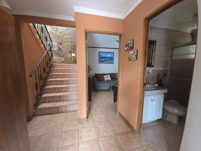 LA PROPIEDAD DE SUS SUEÑOS CON 2 CASAS Y JARDINES
