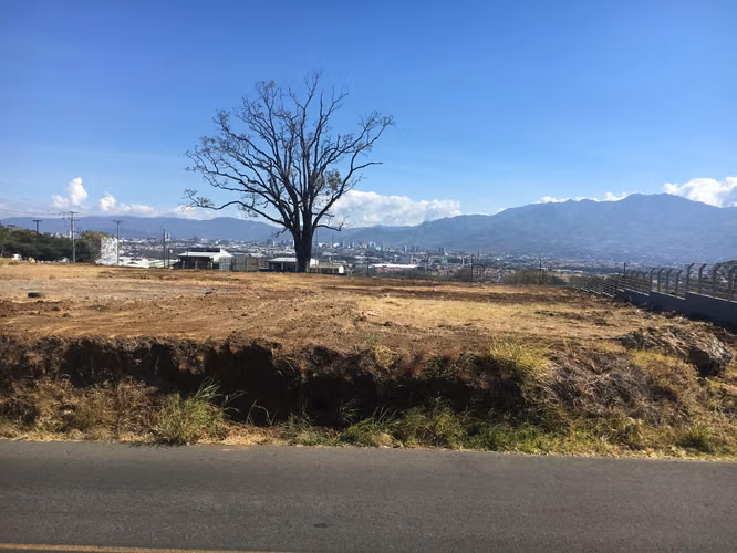 HEREDIA CENTRO FRENTE AL HOSPITAL VENTA - Imagen 3