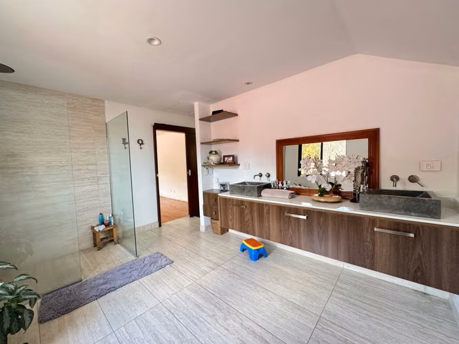 Casa en Venta Idependiente en Escazu - Imagen 9