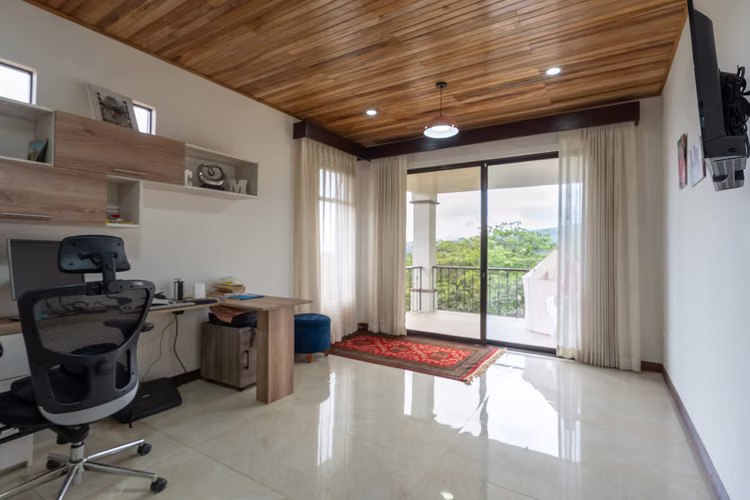 Casa Amueblada en Venta Grecia