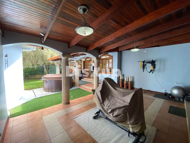 Venta de amplia casa de 5 hab. Residencial Altamonte, Curridabat - Imagen 5