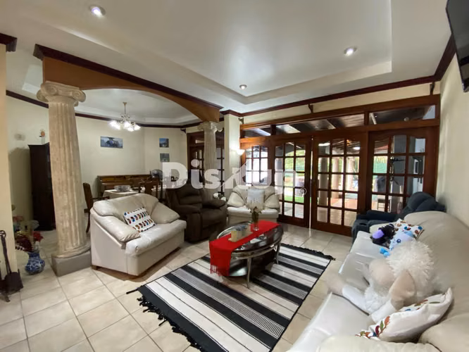 Venta de amplia casa de 5 hab. Residencial Altamonte, Curridabat - Imagen 2