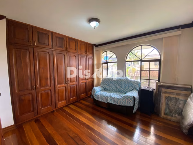 Venta de amplia casa de 5 hab. Residencial Altamonte, Curridabat - Imagen 14