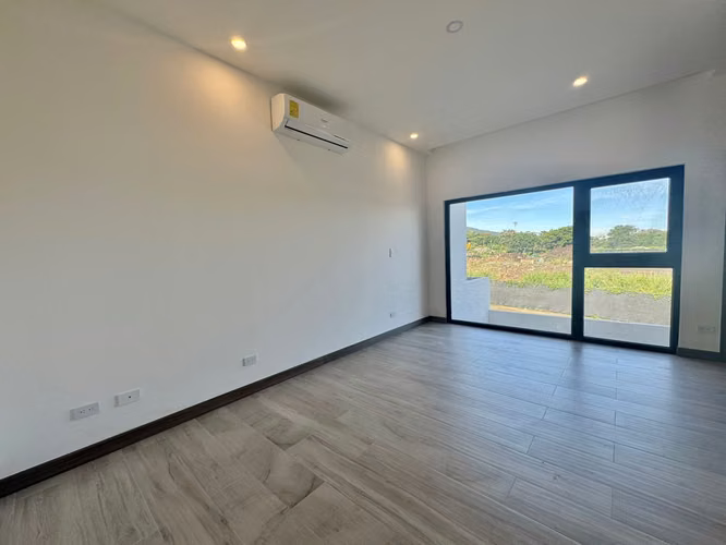 Condominio tres dormitorios en Santa Ana para estrenar - Imagen 14