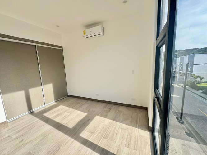Condominio tres dormitorios en Santa Ana para estrenar - Imagen 10