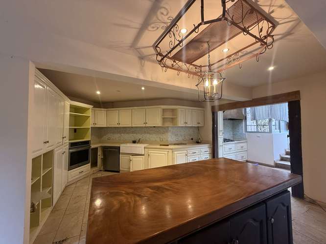 Venta de amplia casa en Residencial - KM - Imagen 2