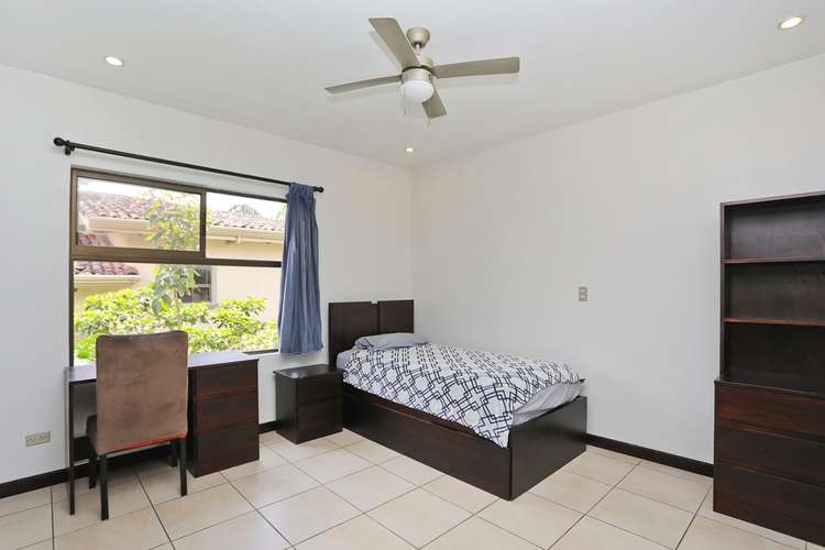Exclusiva Casa en Venta en Condominio Hacienda Real, Piedades de Santa Ana - Imagen 8