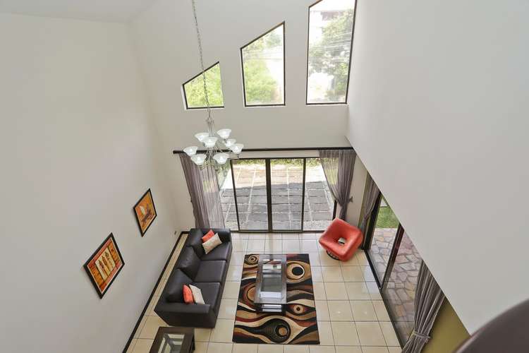 Exclusiva Casa en Venta en Condominio Hacienda Real, Piedades de Santa Ana - Imagen 2