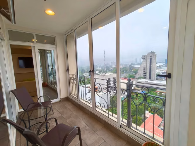 Se alquila apartamento en la Sabana