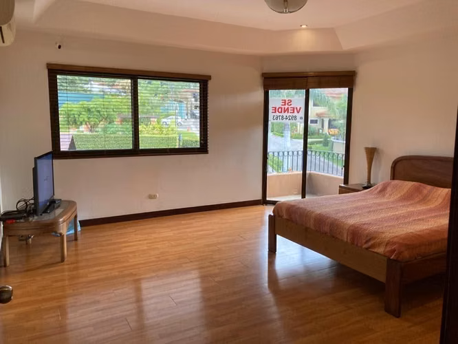 Venta de moderna casa en Guachipelin - Imagen 6