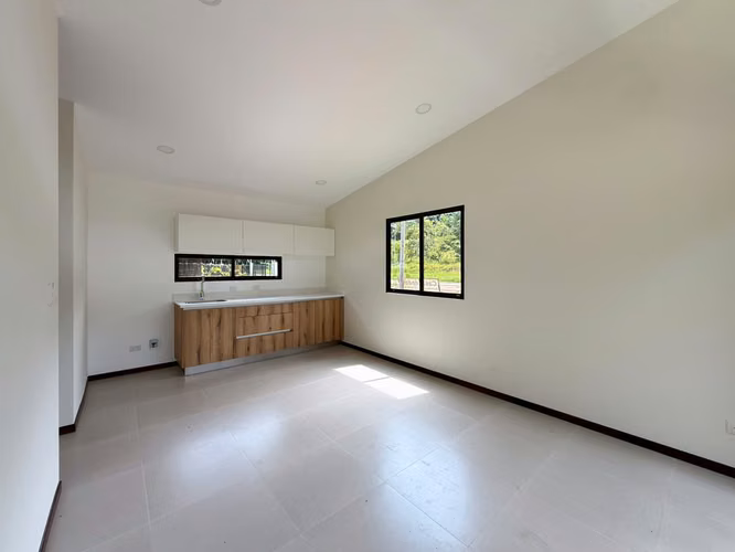 Casas de 1 nivel en proyecto cerca de Playa Bejuco, Parrita (MV).