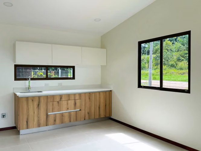 Casas de 1 nivel en proyecto cerca de Playa Bejuco, Parrita (MV).