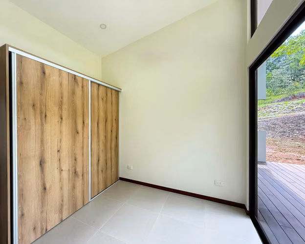 Casas de 1 nivel en proyecto cerca de Playa Bejuco, Parrita (MV).