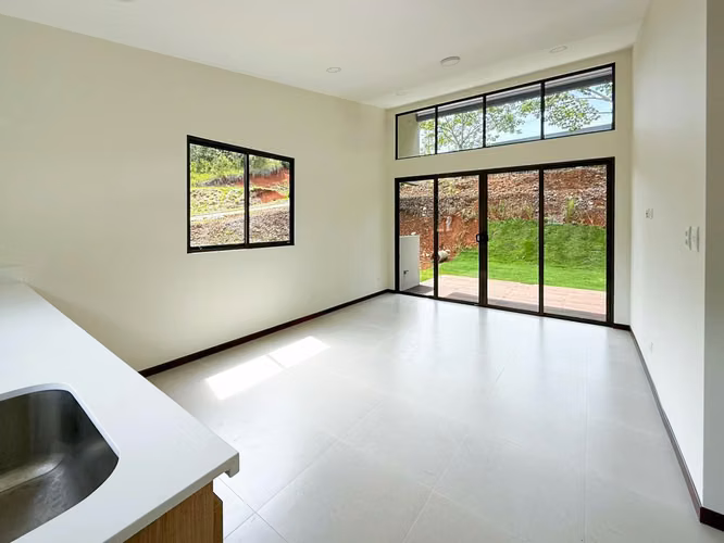 Casas de 1 nivel en proyecto cerca de Playa Bejuco, Parrita (MV).