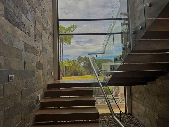 SE ALQUILA / VENTA CASA MODERNA* - Imagen 2