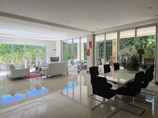 ALQUILER/VENTA – CASA CONTEMPORÁNEA EN ESCAZÚ*