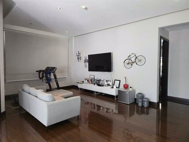 ALQUILER/VENTA – CASA CONTEMPORÁNEA EN ESCAZÚ*