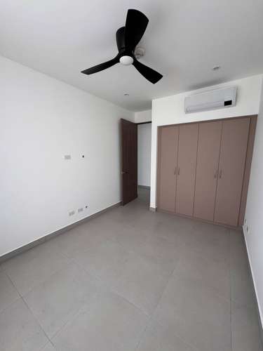 VENTA – TOWNHOUSE EN SANTA ANA* - Imagen 9