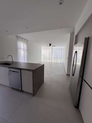 VENTA – TOWNHOUSE EN SANTA ANA* - Imagen 2