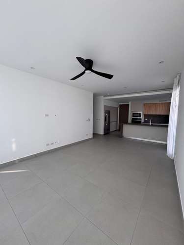 VENTA – TOWNHOUSE EN SANTA ANA* - Imagen 3