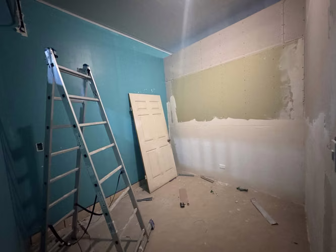 Venta de edificio con locales y apartamentos en Barrio Aranjuez -EU