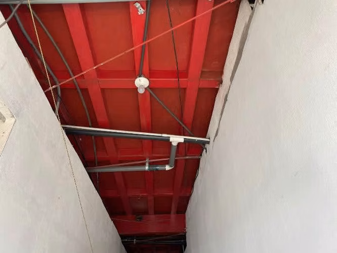 Venta de edificio con locales y apartamentos en Barrio Aranjuez -EU