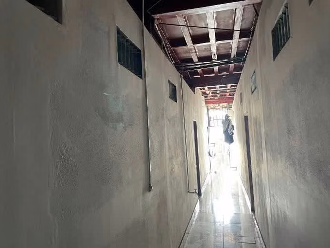Venta de edificio con locales y apartamentos en Barrio Aranjuez -EU