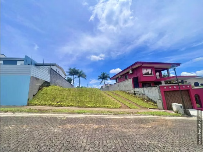 SE VENDE LOTE EN BELÉN DE HEREDIA PRECIO NEGOCIABLE - Imagen 3