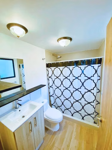 SE ALQUILA APARTAMENTO EN SANTA ANA* - Imagen 4