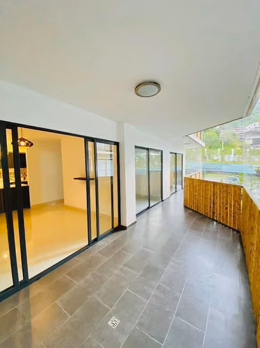 SE ALQUILA APARTAMENTO EN SANTA ANA* - Imagen 3