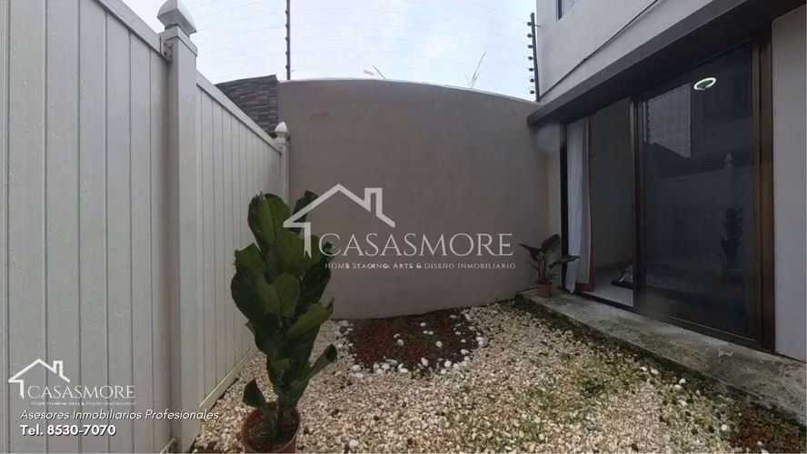 VENTA APATAMENTO CONDOMINIO FRANCISCO DE HEREDIA 1ER PISO PATIO TRASERO