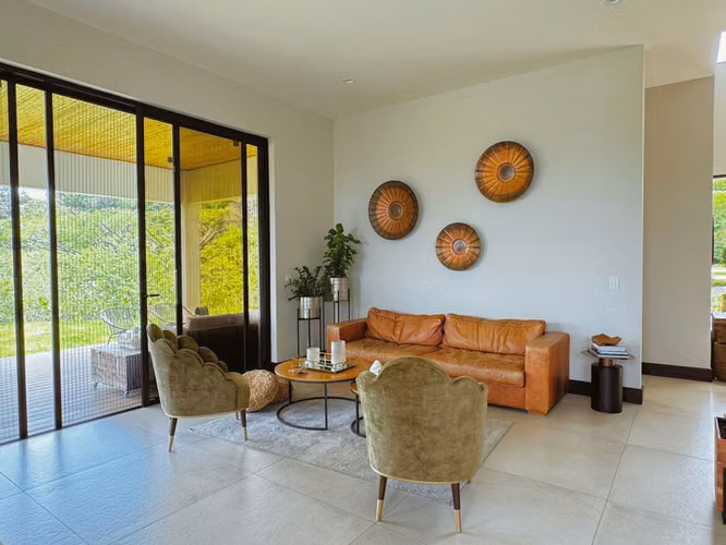 SE VENDE O ALQUILA CASA SANTA ANA* - Imagen 3