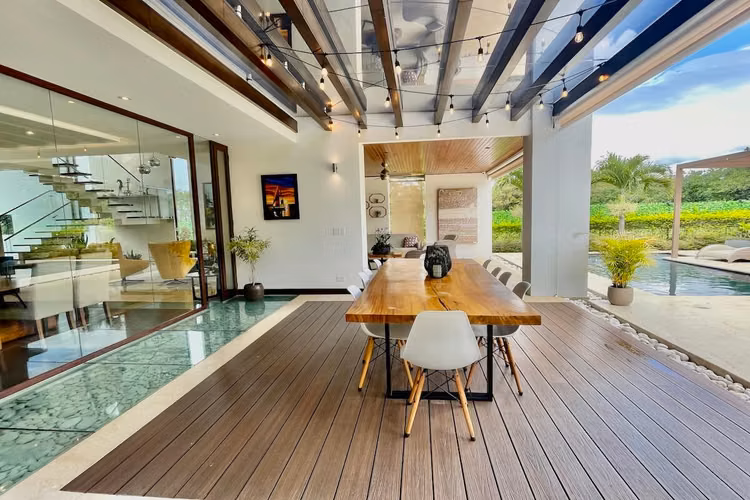 Se Vende Hermosa Casa Luxury Contemporánea con Piscina y Vista al Golf en Valle del Sol, Santa Ana.