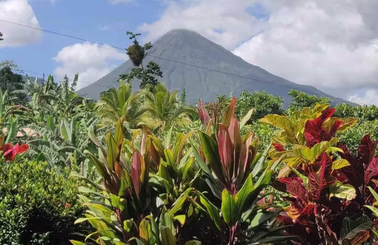 Finca con dos casas y espectacular vista al Volcán Arenal - Imagen 11