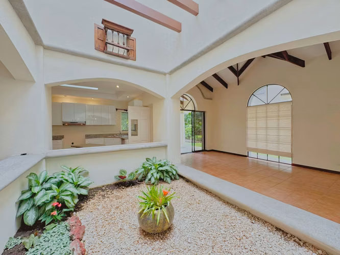ONE-STORY HOUSE FOR SALE IN VALLE DEL SOL