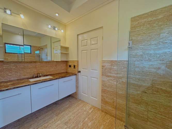 VENTA DE CASA DE UNA PLANTA EN VALLE DEL SOL - Imagen 9