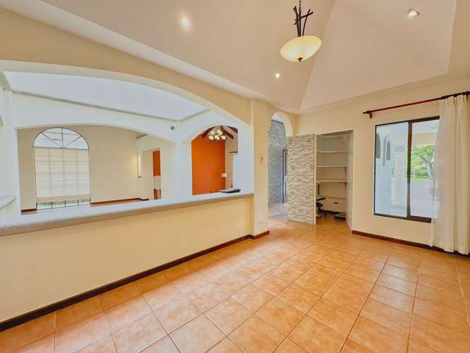 VENTA DE CASA DE UNA PLANTA EN VALLE DEL SOL - Imagen 6