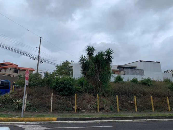Se VENDE lote esquinero en Ayarco Sur - Imagen 2