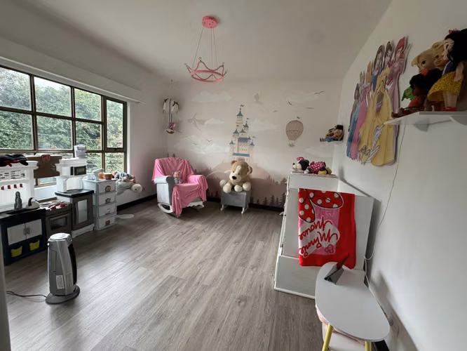 id # 40072 Se vende casa en Curridabat Ayarco.