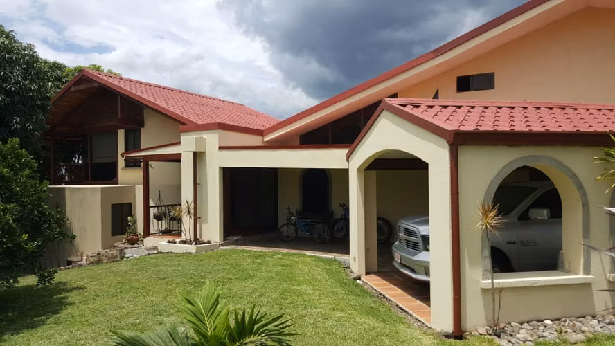 Casa en Venta en la Guácima de Alajuela