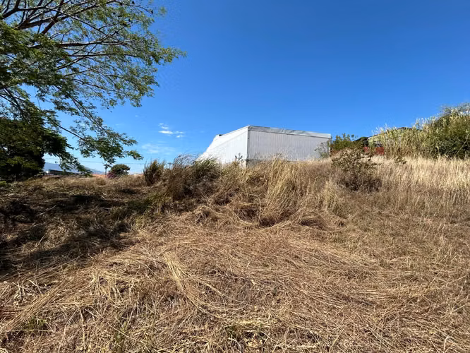 Propiedad para desarrollo residencial o comercial (Alta Densidad)