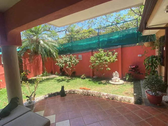 Hermosa Casa en Condominio – Guachipelín, Escazú - Imagen 4