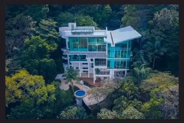 Live in Harmony with Nature and Enjoy an Unmatched View  5775