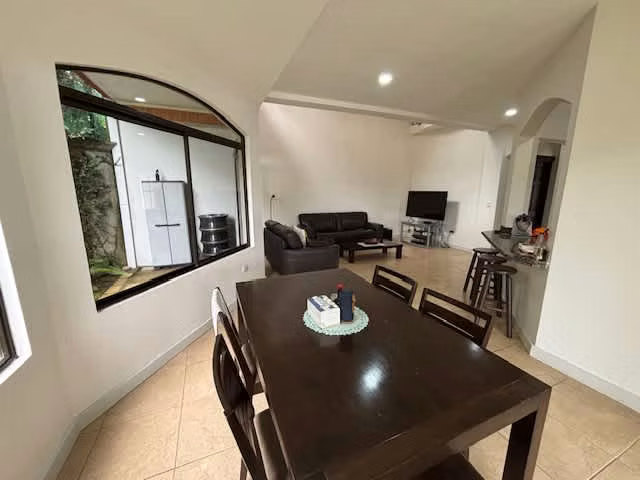 Venta de casa en condominio con piscina propia y vistas espectaculares, 5777
