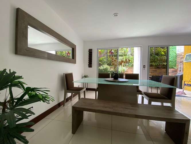 En Venta | Casa de 4 Habitaciones con Terraza en Condominio con Piscina – Santa Ana 23958 - Imagen 9