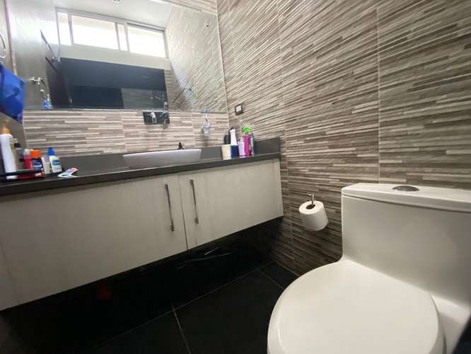 En Venta | Casa de 4 Habitaciones con Terraza en Condominio con Piscina – Santa Ana 23958 - Imagen 19