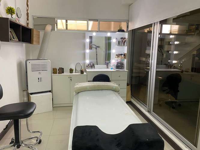 En Venta | Casa de 4 Habitaciones con Terraza en Condominio con Piscina – Santa Ana 23958 - Imagen 12