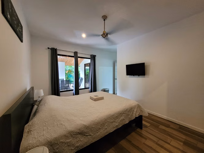 Casa de 3 Habitaciones en Alquiler – Comunidad Cerrada en Villarreal, Cerca de Tamarindo